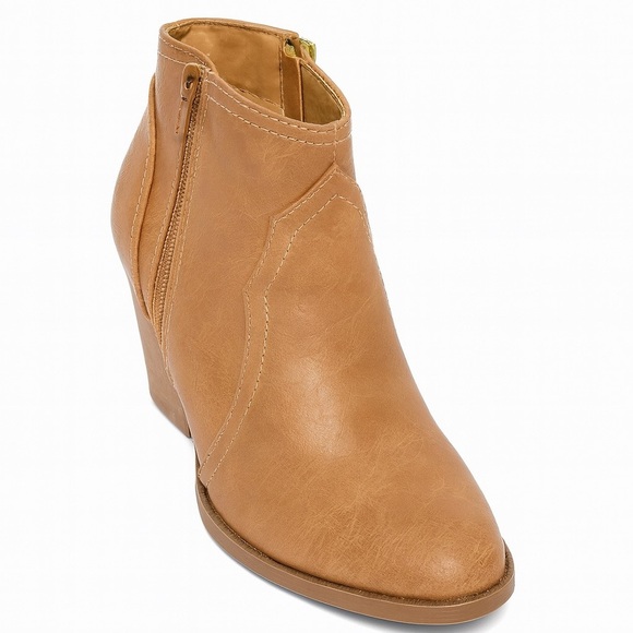 Soda Rowley Blond Tan Fringe Booties Size 6 - Picture 3 of 6